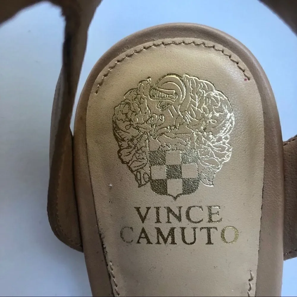 VINCE CAMUTO CAMEL LEATHER SANDALS - Picture 5 of 6